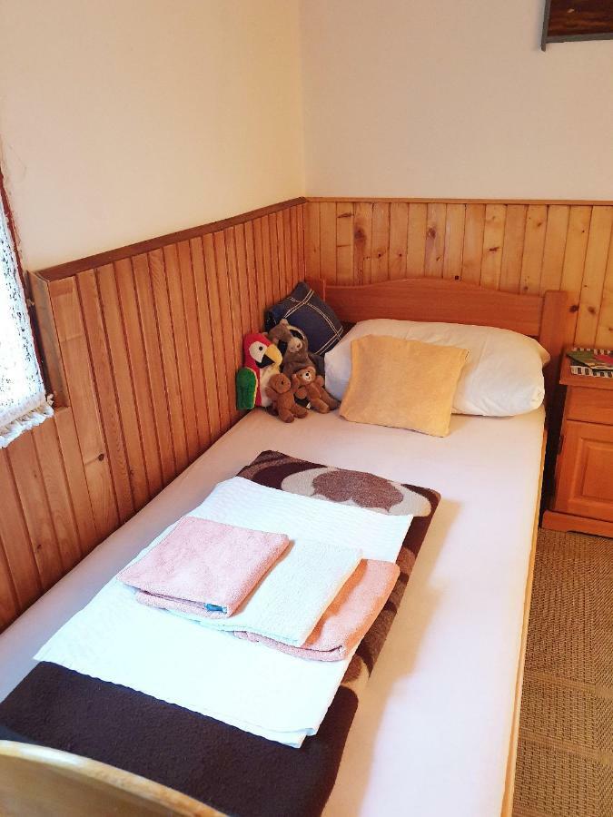 Draga Koncar Guest House Vrelo Korenicko ภายนอก รูปภาพ